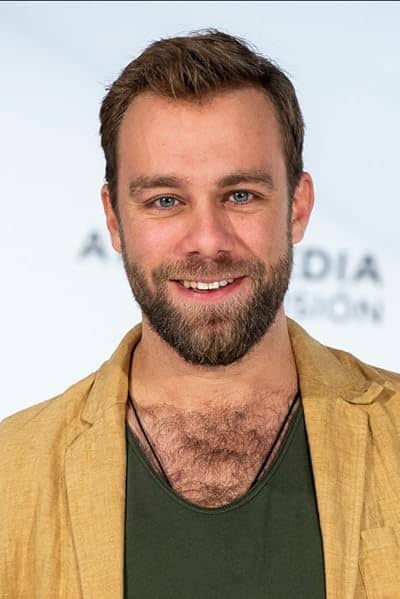 Carlos Serrano